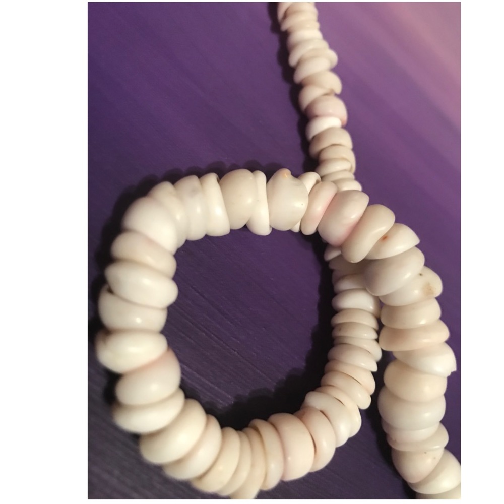 Genuine Puka Shell Necklace, Gorgeous Color - Picture 9 of 9